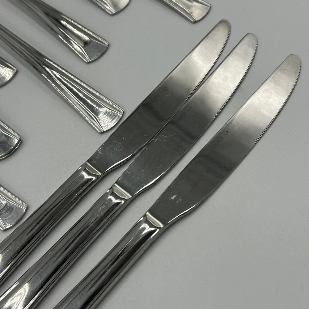 Oneida Stainless Flatware 3 Place Settings Spoon Fork Knives Dinner Table‎